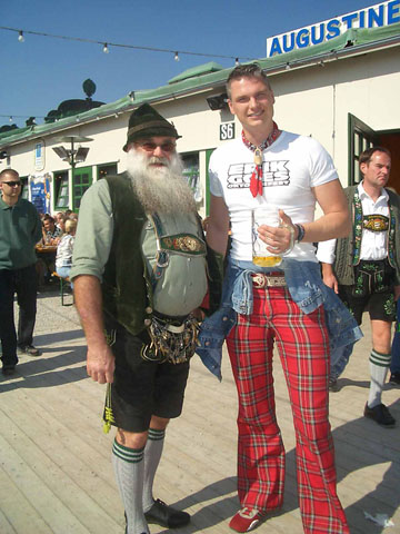 Eeeuhm it's me on the right.<br />Doing what I like most: Oktoberfest in Germany