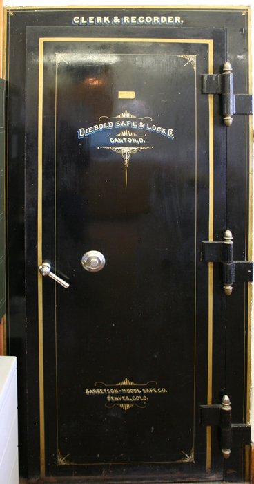 Overall view of &quot;near-mint&quot; vault door