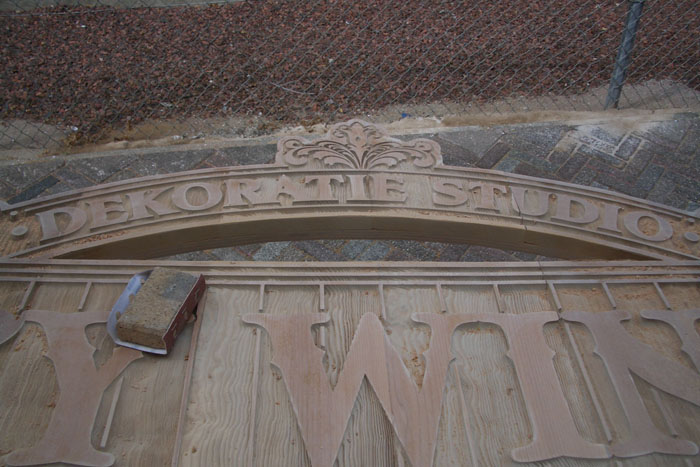 Cutting and sanding the Glas section.jpg